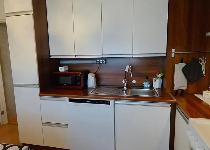 Peaceful And Spacious With Free Parking *