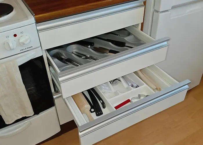 Peaceful And Spacious With Free Parking 公寓 *